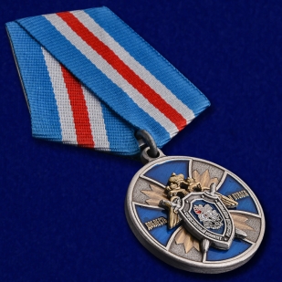 Медаль СК РФ "Доблесть и отвага!" в оригинальном футляре с покрытием из флока - общий вид