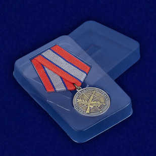 Медаль Ветеран боевых действий на подставке
