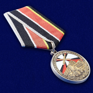 Медаль "Ветеран РВиА" - вид под углом