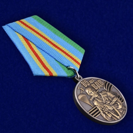 Медаль "Воздушный десант" в наградном футляре из флока - общий вид