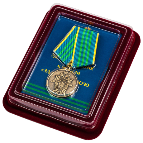 Медаль "За безупречную службу" 3 степени СК РФ в футляре из бархатистого флока
