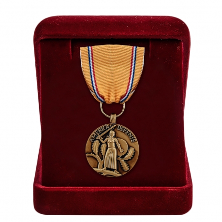 Медаль "За оборону Америки" в бархатистом футляре