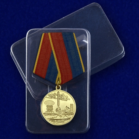 Медаль «За разработку, внедрение и эксплуатацию систем вооружения» - вид в футляре