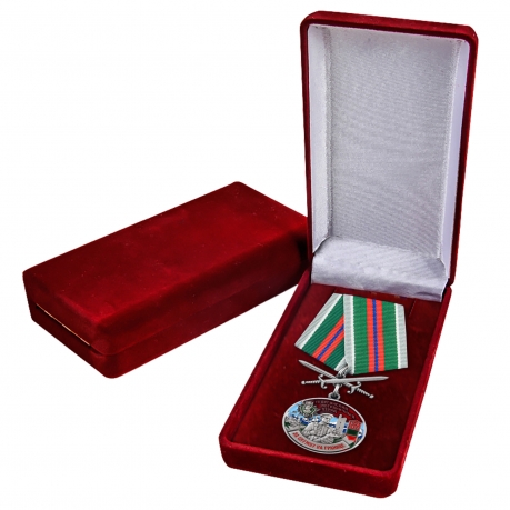 Медаль За службу в 14 Аргунском погранотряде с мечами в бархатном футляре