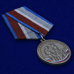 Медаль За службу в спецподразделениях в футляре из бархатистого флока с пластиковой крышкой - общий вид