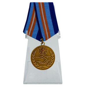 Медаль "За содружество во имя спасения" на подставке
