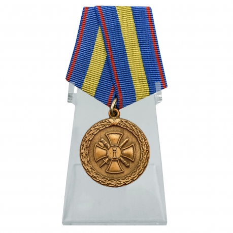 Медаль За укрепление уголовно-исполнительной системы 1 степени на подставке