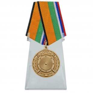 Медаль За вклад в укрепление обороны Российской Федерации на подставке