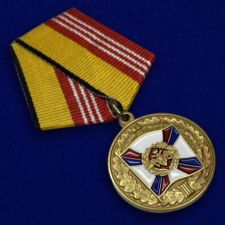 Медаль «За воинскую доблесть» 3 степень - вид под углом