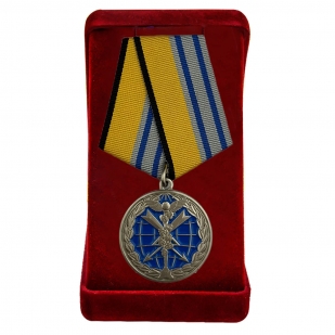 Купить медаль "За заслуги в информационном обеспечении" МО РФ в бархатистом футляре