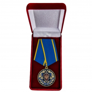 Медаль "За заслуги в контрразведке" в футляре