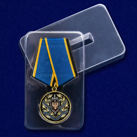 Медаль "За заслуги в обеспечении информационной безопасности" в футляре