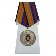 Медаль "За заслуги в обеспечении законности и правопорядка" на подставке
