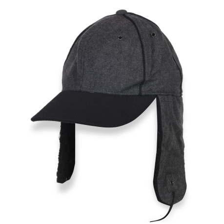 Модная утепленная кепка с ушами.