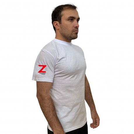 Купить мужскую белую футболку с термотрансфером Z на рукаве