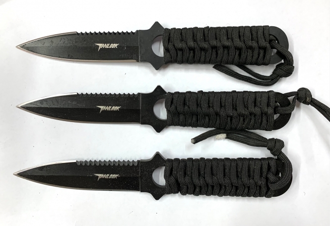 Набор метательных ножей с черными лезвиями