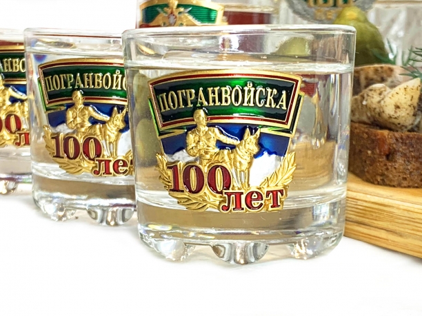 Водочно-коньячный набор графин и стопки в подарок пограничнику