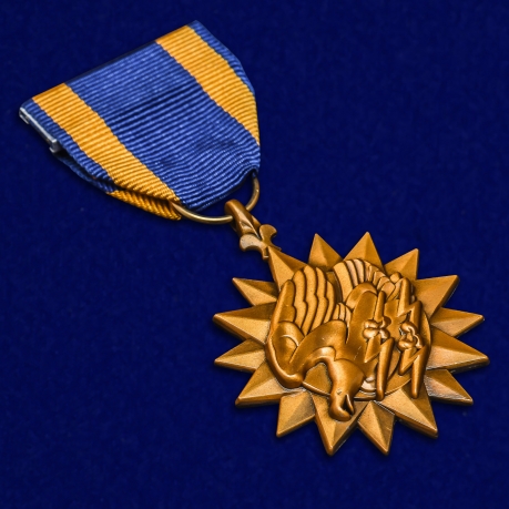 Наградная воздушная медаль США - общий вид