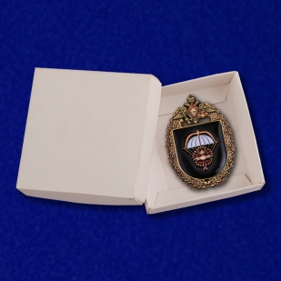 Нагрудный знак 2-я отдельная бригада специального назначения ГРУ на подставке - в коробочке