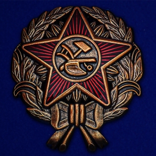 Знак Красного командира образца 1918 года на подставке