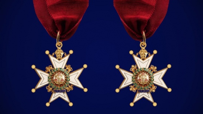 Знак ордена Бани (Великобритания) - аверс и реверс 