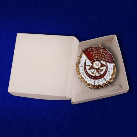 Орден Красного Знамени Азербайджанской ССР на подставке - в коробочке