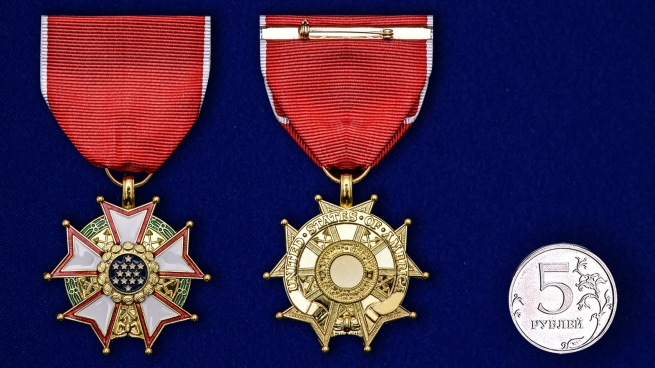 Орден "Легион Почета" США 4-й степени - сравнительный размер