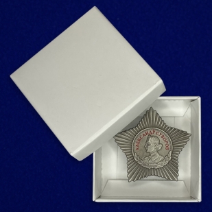Орден Суворова 3 степени на подставке - в коробочке
