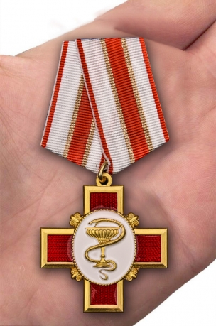 Орден "За заслуги в медицине" (на колодке) - вид на ладони