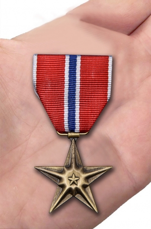Памятная медаль Бронзовая звезда (США) - вид на ладони