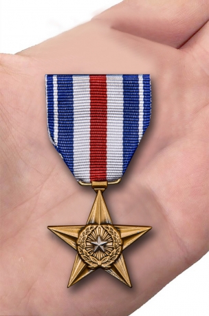 Памятная медаль Серебряная звезда (США) - вид на ладони