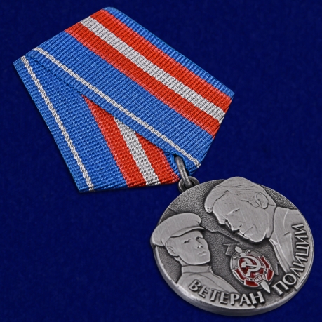 Памятная медаль Ветеран полиции в футляре с удостоверением - общий вид