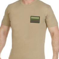 Песочная мужская футболка с вышитым полевым шевроном России