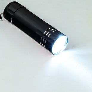 Ручной мини-фонарик 9 LED (черный)
