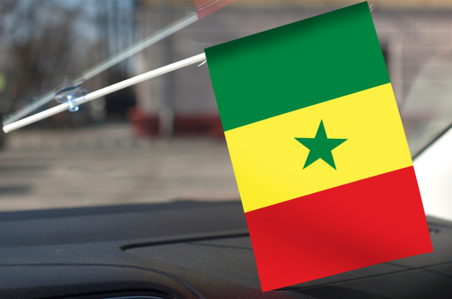 Сенегальский флажок в машину