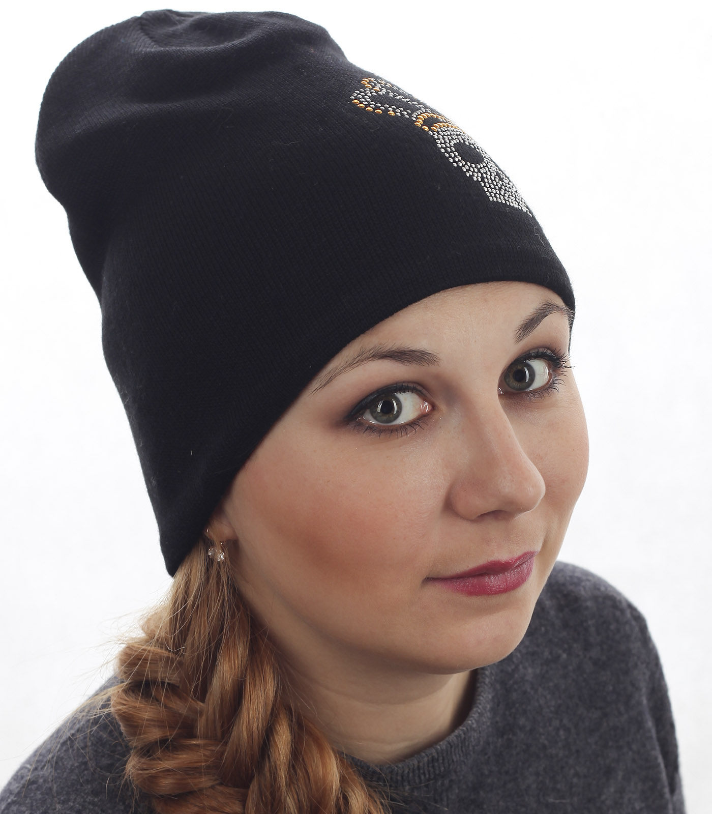 Купить вязаную женскую шапку черного цвета в интернет магазине