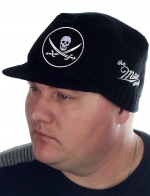 Мужская шапка от бренда Miller Way в пиратско-байкерском дизайне