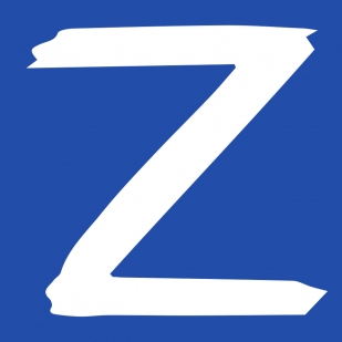 Синяя бейсболка с символом Z