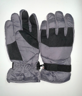 Сиреневые теплые перчатки с черными вставками