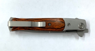 Складной нож-стилет с деревянной накладкой на рукояти