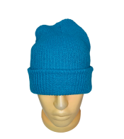 Стильная шапка синего цвета
