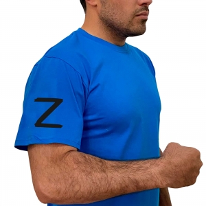 Строгая голубая футболка с литерой Z