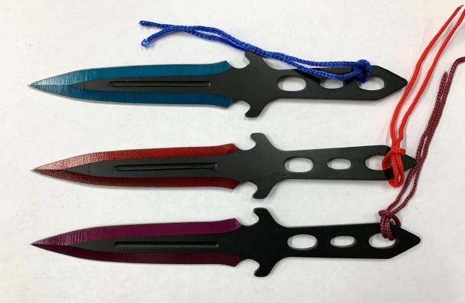 Тактический набор метательных ножей с цветными лезвиями