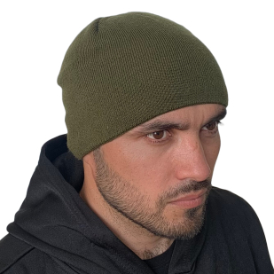 Оливковая однотонная мужская шапка