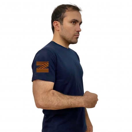 Тёмно-синяя футболка с гвардейским термопринтом Z на рукаве