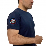 Тёмно-синяя футболка с термопринтом Zа праVду на рукаве
