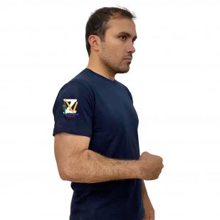 Тёмно-синяя футболка с термотрансфером ZV на рукаве