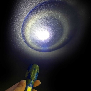 Универсальный перезаряжаемый фонарик LED XPE+COB