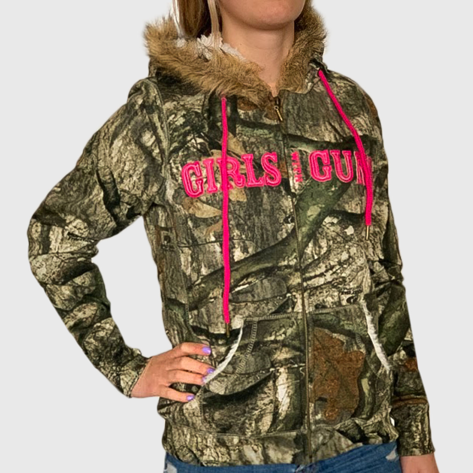 Недорогие женские куртки толстовки Girls with guns в камуфляжной расцветке