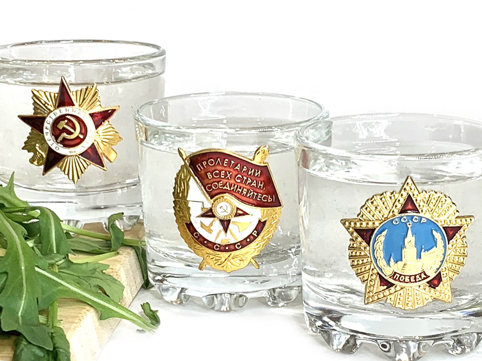 Три стопки для водки в наборе Ордена СССР  